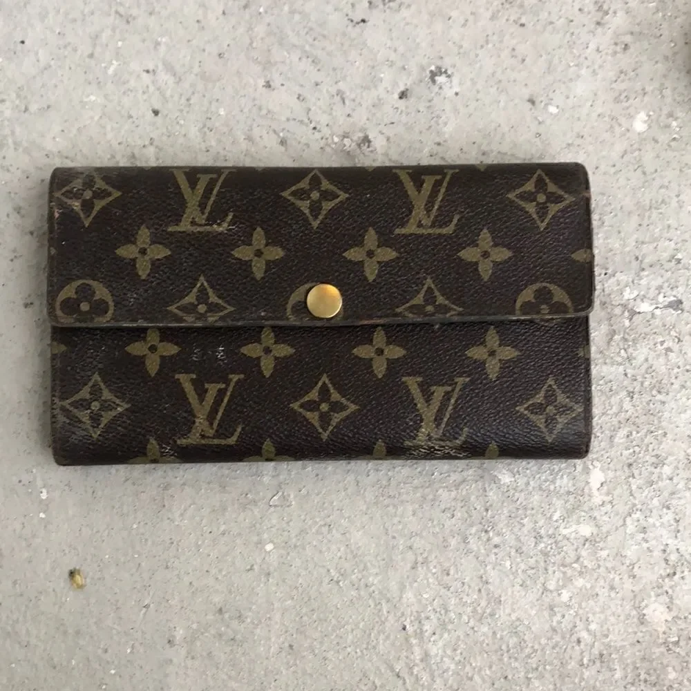 Vintage Louis Vuitton trifold wallet